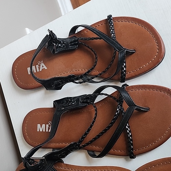 Bundle ladies flat sandals Bamboo and Mia sz 8 GUC - Picture 2 of 8